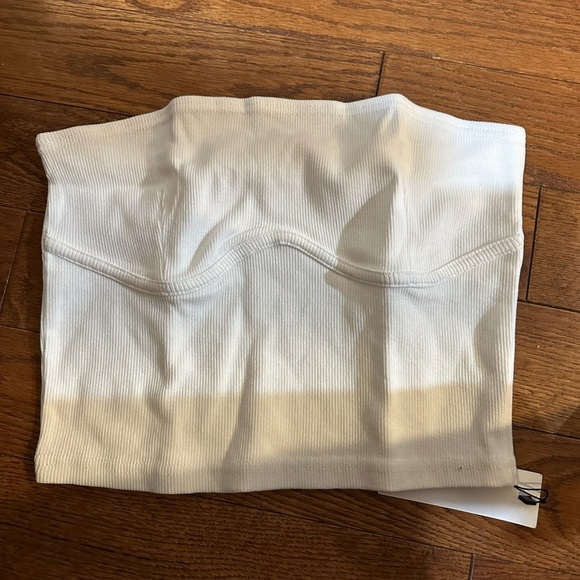 Tops - NWT White Cropped Tube Top - large
